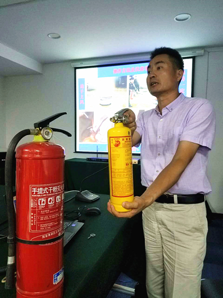 關注消防、珍愛(ài)生(shēng)命——中物(wù)華商集團組織消防安全知(zhī)識教育培訓